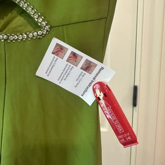 MAC DUGGAL PUFF SLEEVE EMBELLISHED CUTOUT EVENING GOWN 2630 Apple Green Size 6 - Picture 8 of 11